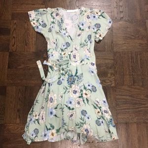 Adorable dress!!